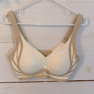 *NEW*. Adjustable padded Bra.  Size 2XL.  Colors - Cream and beige.